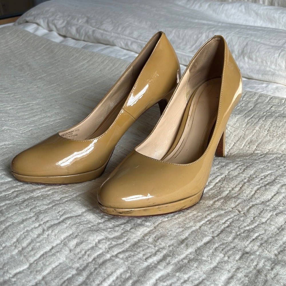 Cole Hahn NikeAir pumps